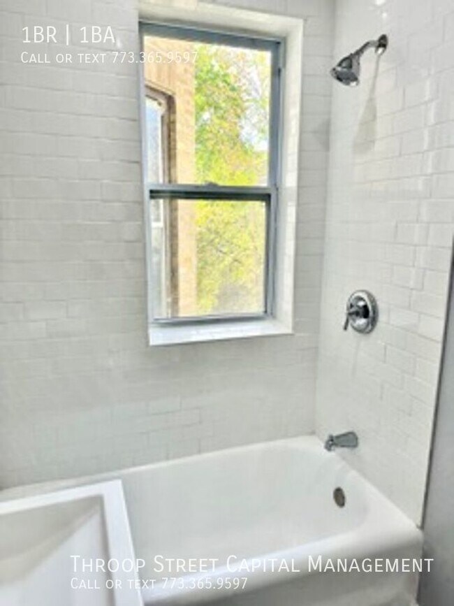 Building Photo - 1621 S Komensky Ave Apt 1A