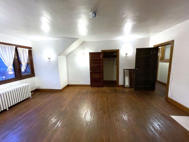 Foto del edificio - 409 S Pacific Ave