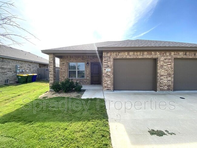 Building Photo - 202A Juniper Dr