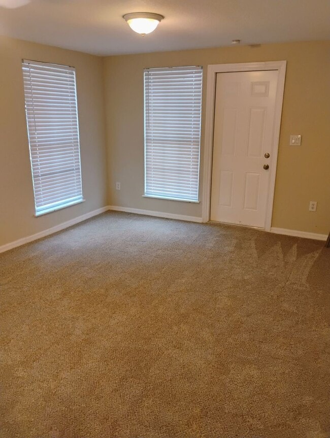 Foto del edificio - Completely Remodeled Home