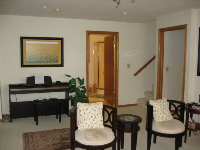 Building Photo - 658 Cottonwood Loop