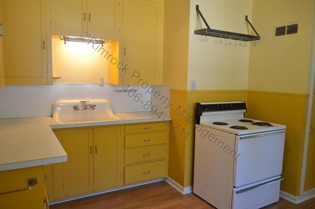 Foto del edificio - 1103 &amp; 1103 1/2 Sunnyside Ln