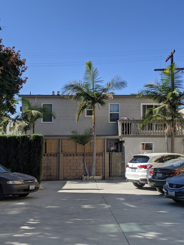 Front of the Building - 3365 Overland Ave