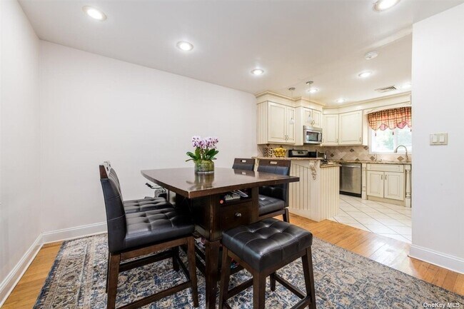 Building Photo - 40 Bellingham Ln