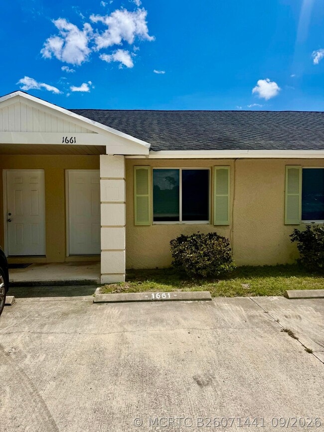 Building Photo - 1661 SE Lennard Rd