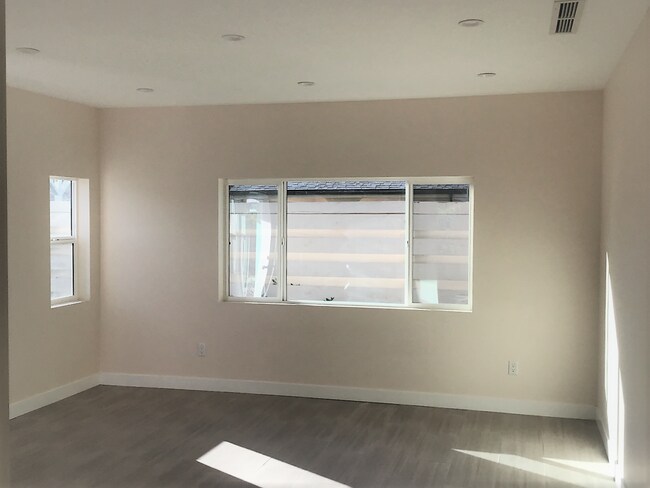 Bedroom - 9233 Vanalden Ave