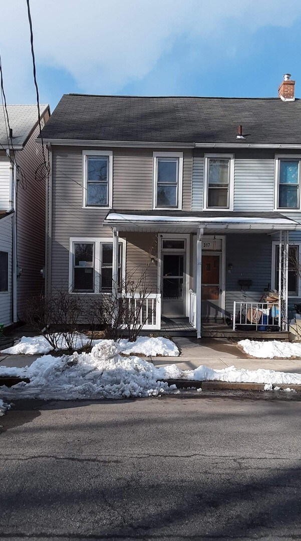 Building Photo - Very Nice 2 bedroom historic Bethlehem (31...