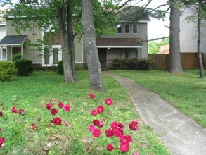 Building Photo - 407 Hobbs Rd SE