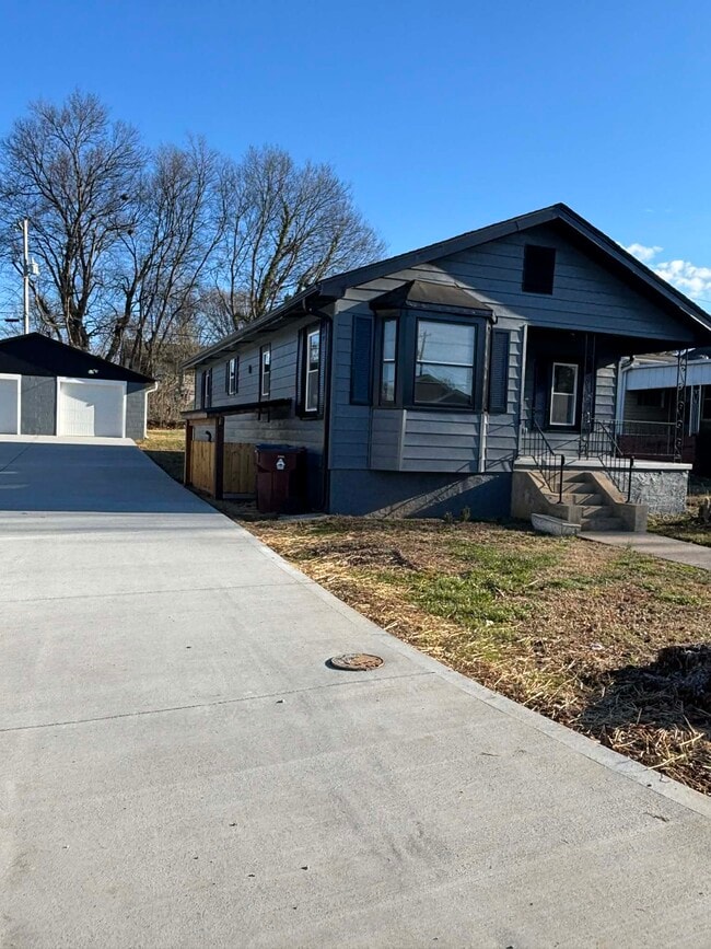 side house - 166 E Bell St