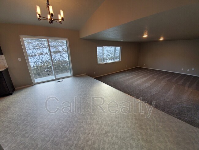 Foto del edificio - 18208 E Selkirk Ests Rd