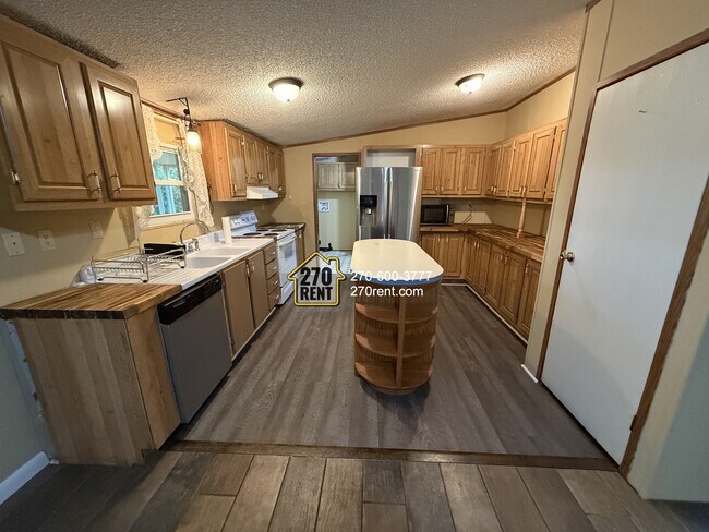 Foto del edificio - 1865 Liberty Rd