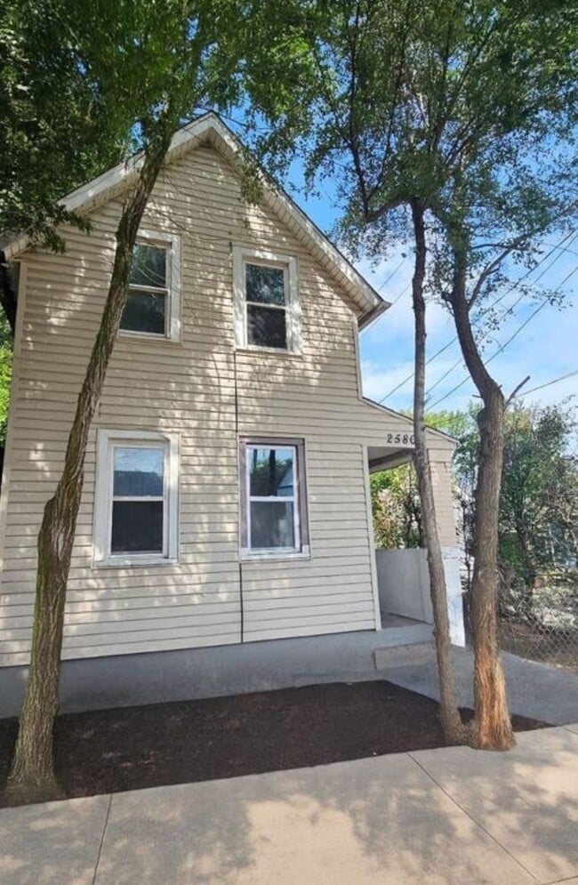 Building Photo - 2578 W 18th Pl