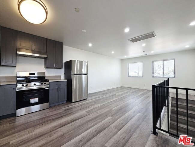 Building Photo - 4112 1/2 Normandie Ave