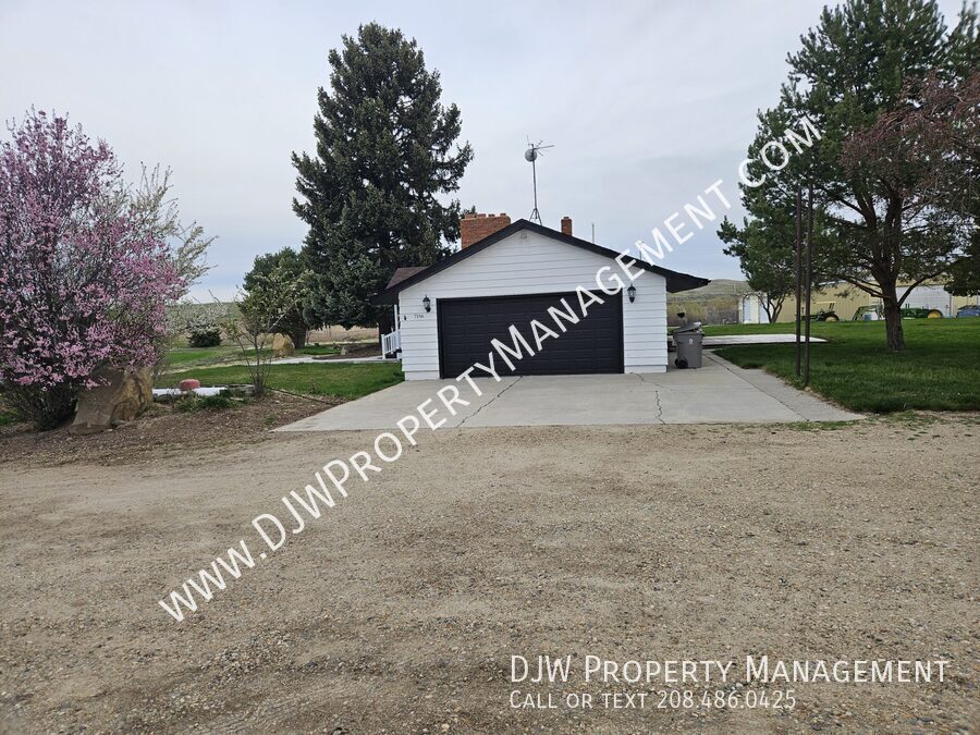 Foto principal - 7196 Edna Ln