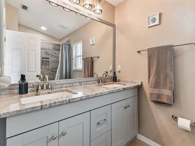 Building Photo - Home for rent in Riverview