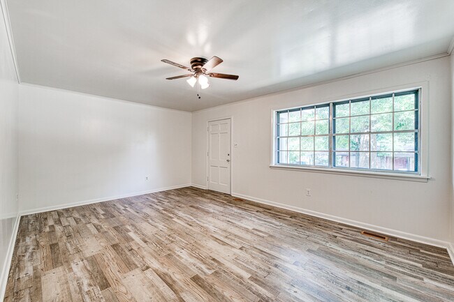 Foto del edificio - 4617 N Cedar St