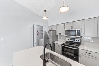 Building Photo - Silverwood Apartments