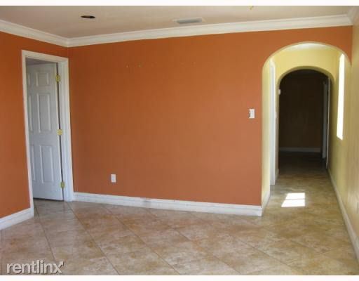 Building Photo - 2 br, 1 bath House - 11360 SW 43rd Ln