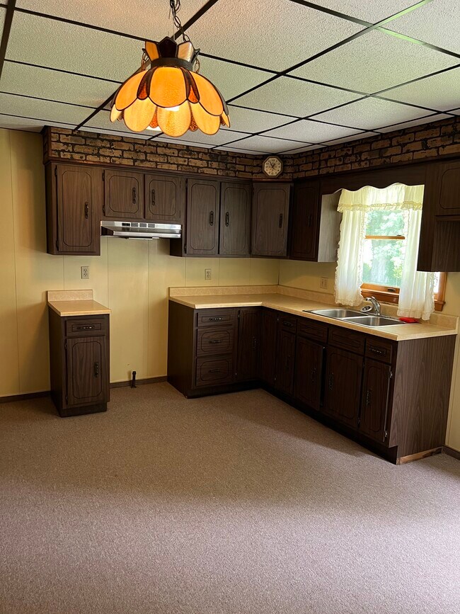 Kitchen - 538 Bow St