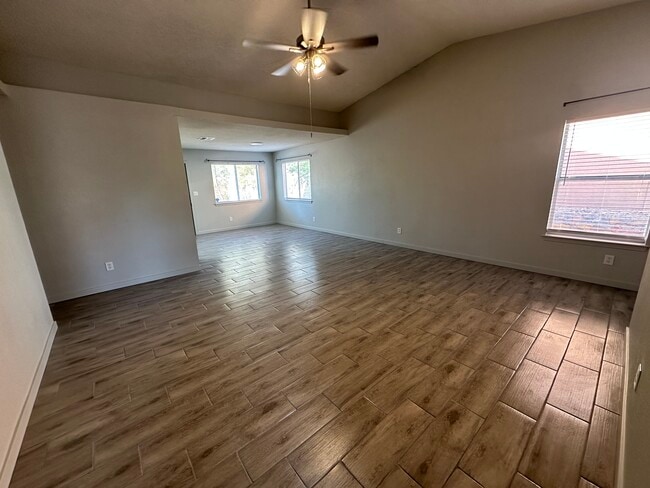 Living Room - 4652 Loma Linda Cir