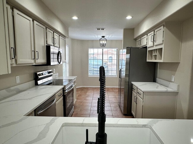 Building Photo - 12237 N Gambel Dr