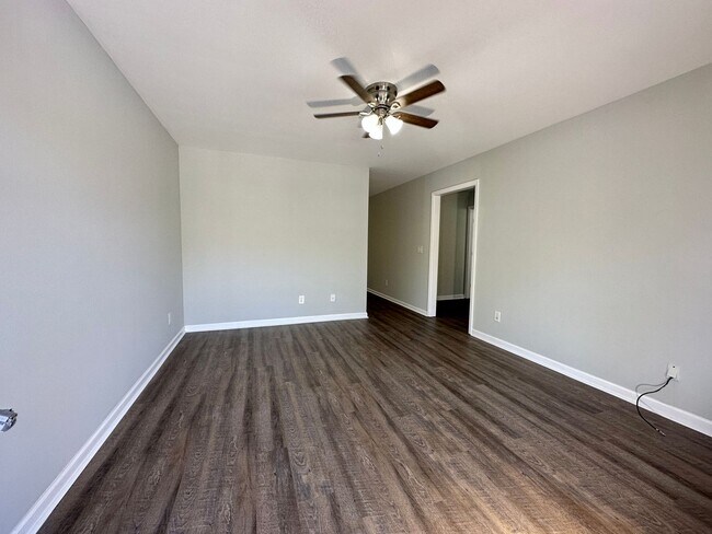 Building Photo - 1358 Carter Grove Duplex