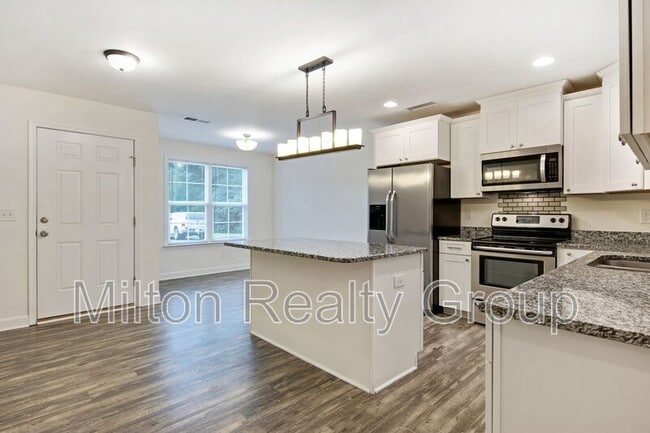 Building Photo - 100 Brickyard Ln