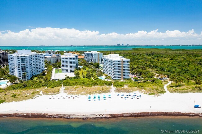 Foto del edificio - 199 Ocean Lane Dr