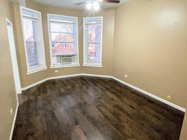 Foto del edificio - 2510 S Sawyer Ave