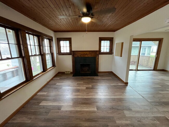 Foto del edificio - 210 N 1st Ave