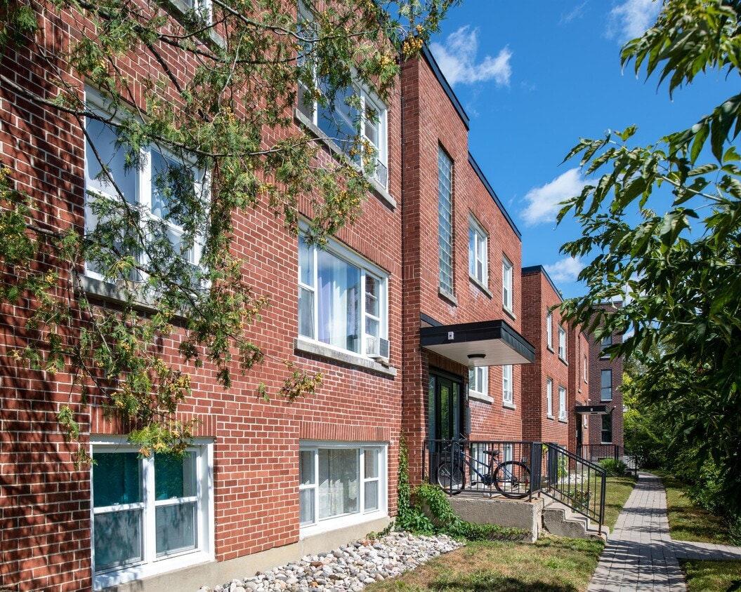 Building Photo - 28 Chapleau Ave