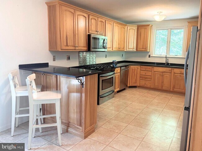 Building Photo - 90 Avondale Cir