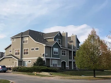 Building Photo - 4245 Boardwalk Dr