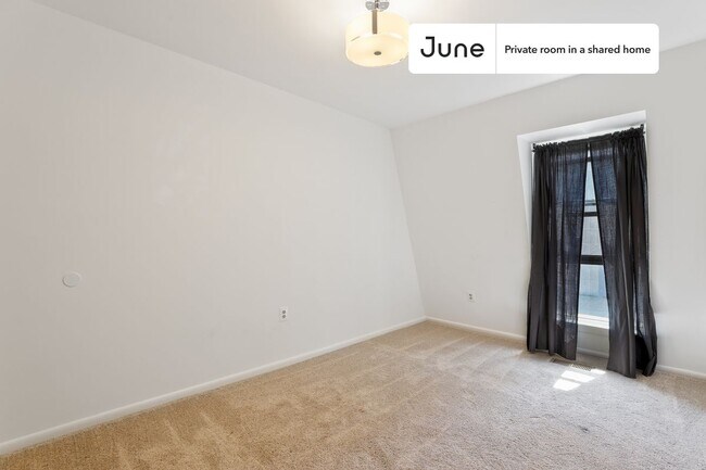 Foto del edificio - Room in Shared 5 bed/2 bath home