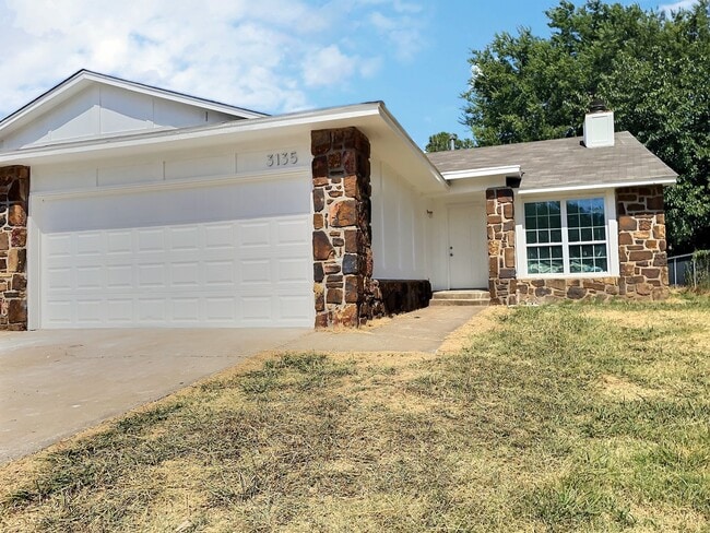 Building Photo - 3135 S 130th East Plz