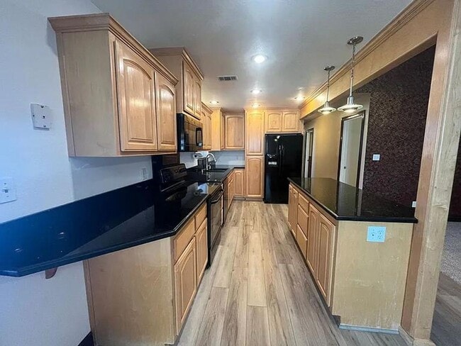 Building Photo - charming 4-bedroom, 2-bathroom home
