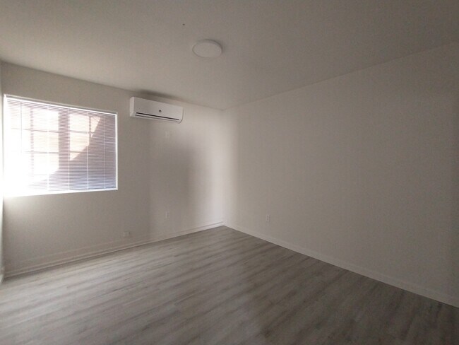 Foto del edificio - 106 S Sunol Dr