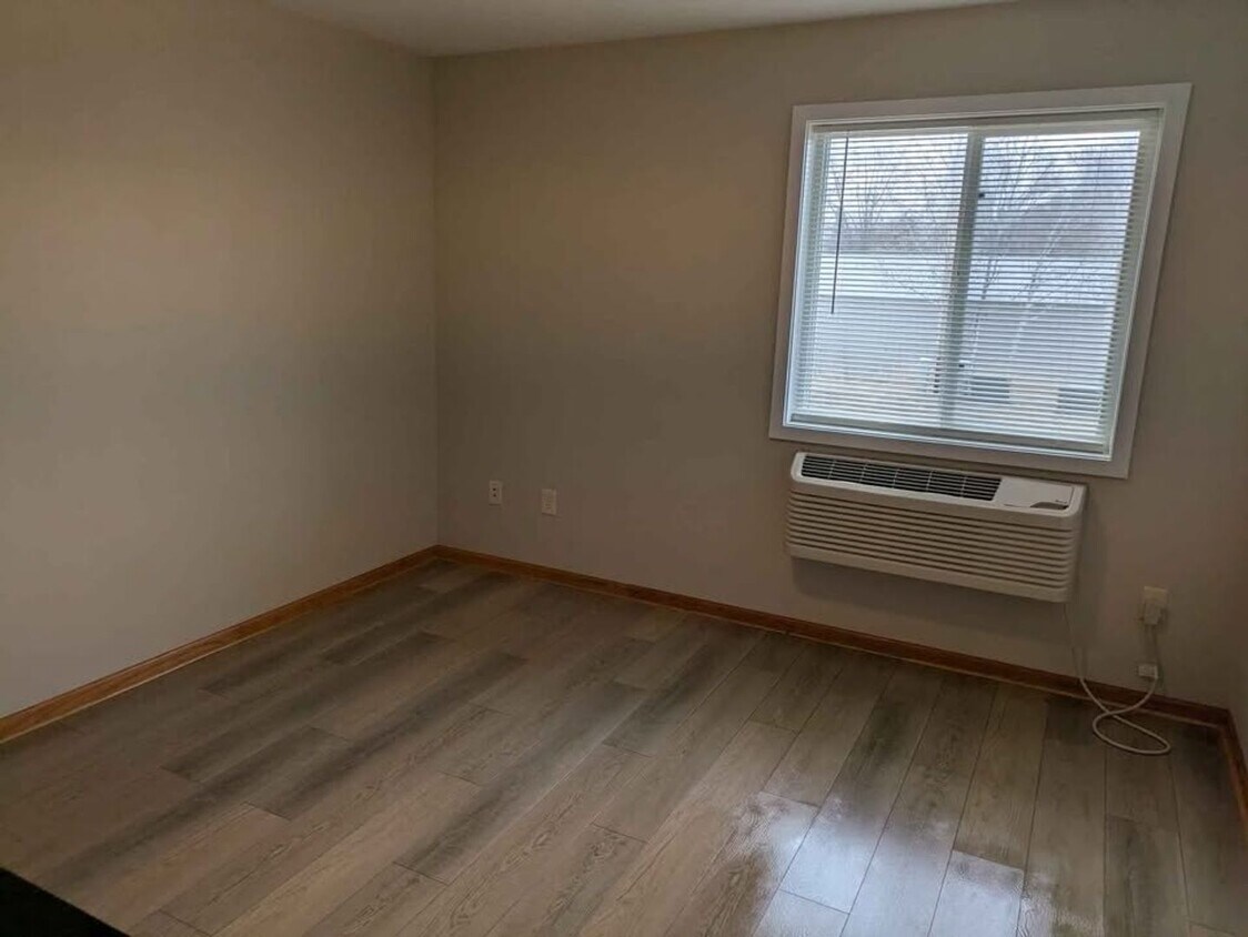 Building Photo - Cedar Avenue Apartments