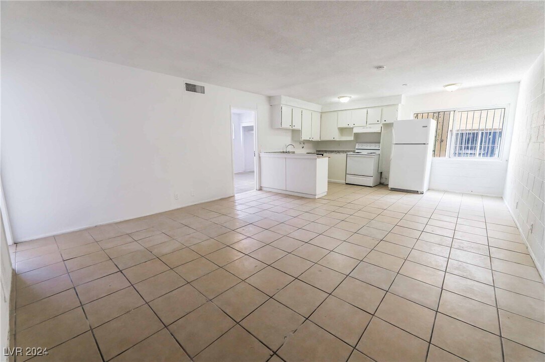 Foto principal - 2913 Stewart Ave