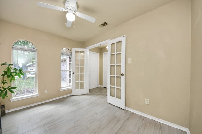 Building Photo - 130 Thunder Basin Dr