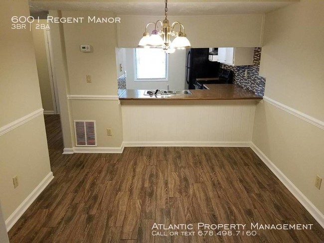 Building Photo - 6001 Regent Manor