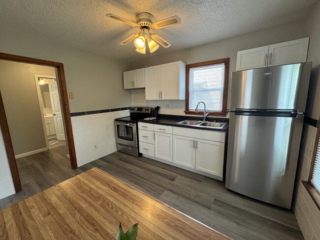 Foto del edificio - “It’s a Fresh Start” — Remodeled 1 Bed with Washer/Dryer Included