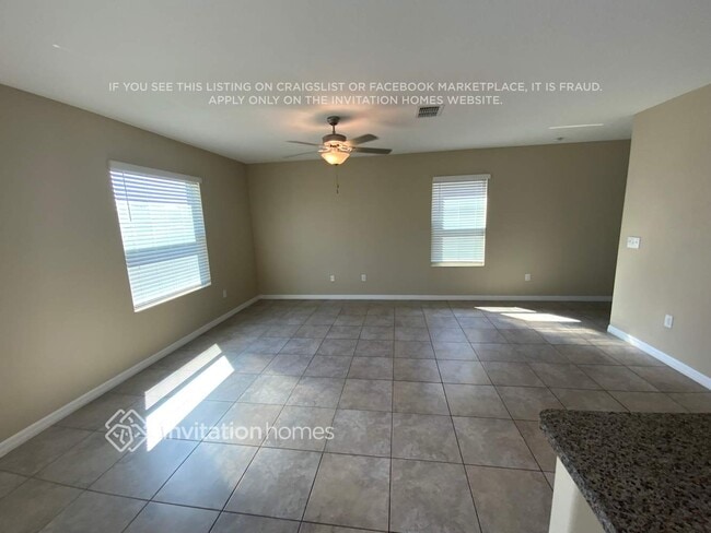 Building Photo - 5010 White Chicory Dr