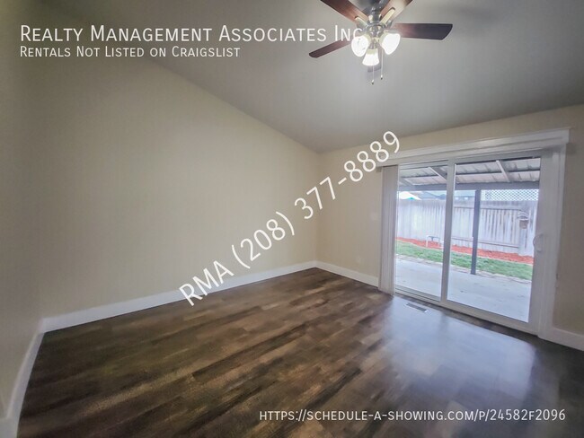 Building Photo - Recently Updated 3 Bedroom + Office House ...
