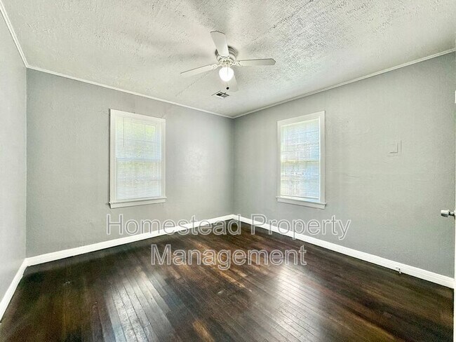 Foto del edificio - 3800 NW 27th St