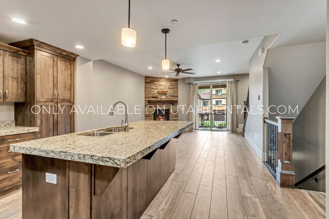 Building Photo - 13608 Super G Ln