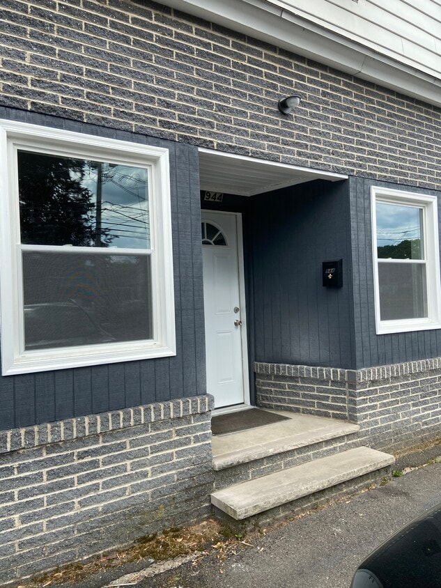 Primary Photo - 946 Exeter Ave