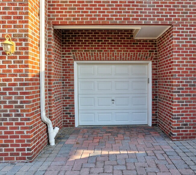 Foto del edificio - 2BD/2BA Fabulous River Hill Condo