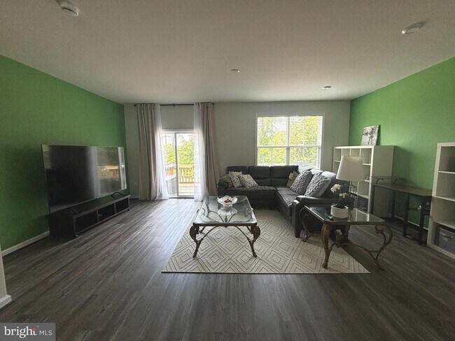 Foto del edificio - 4105 Bolton Ct