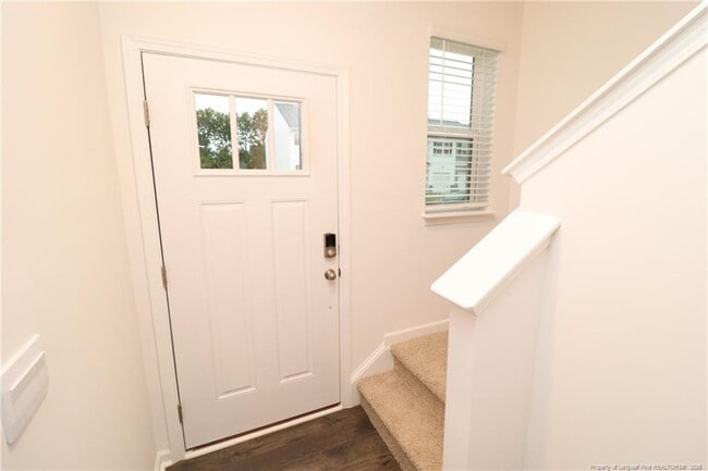 Building Photo - 384 Freestall Dr